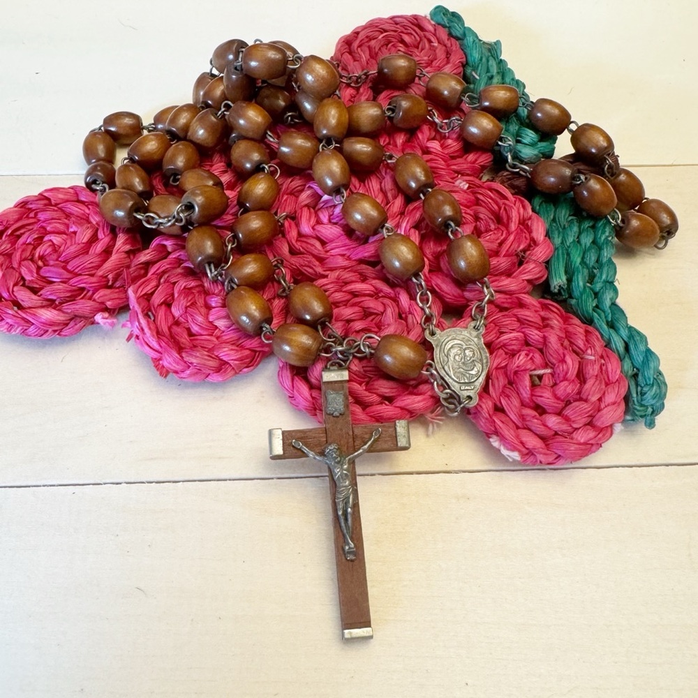 Long 28.5” Vintage Rosary Wooden Beads Silver Tone Marked Italy - Picture 1 of 12